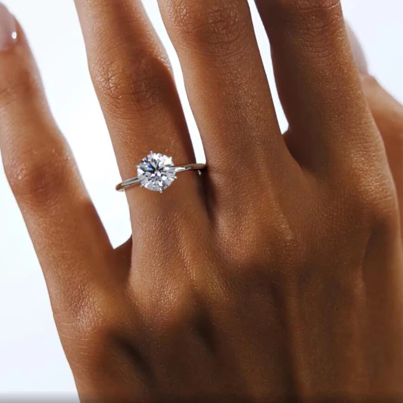 Classic Round Moissanite Engagement Ring (GRA Certified)