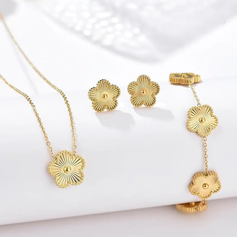 Five-Leaf Clover Jewelry Set